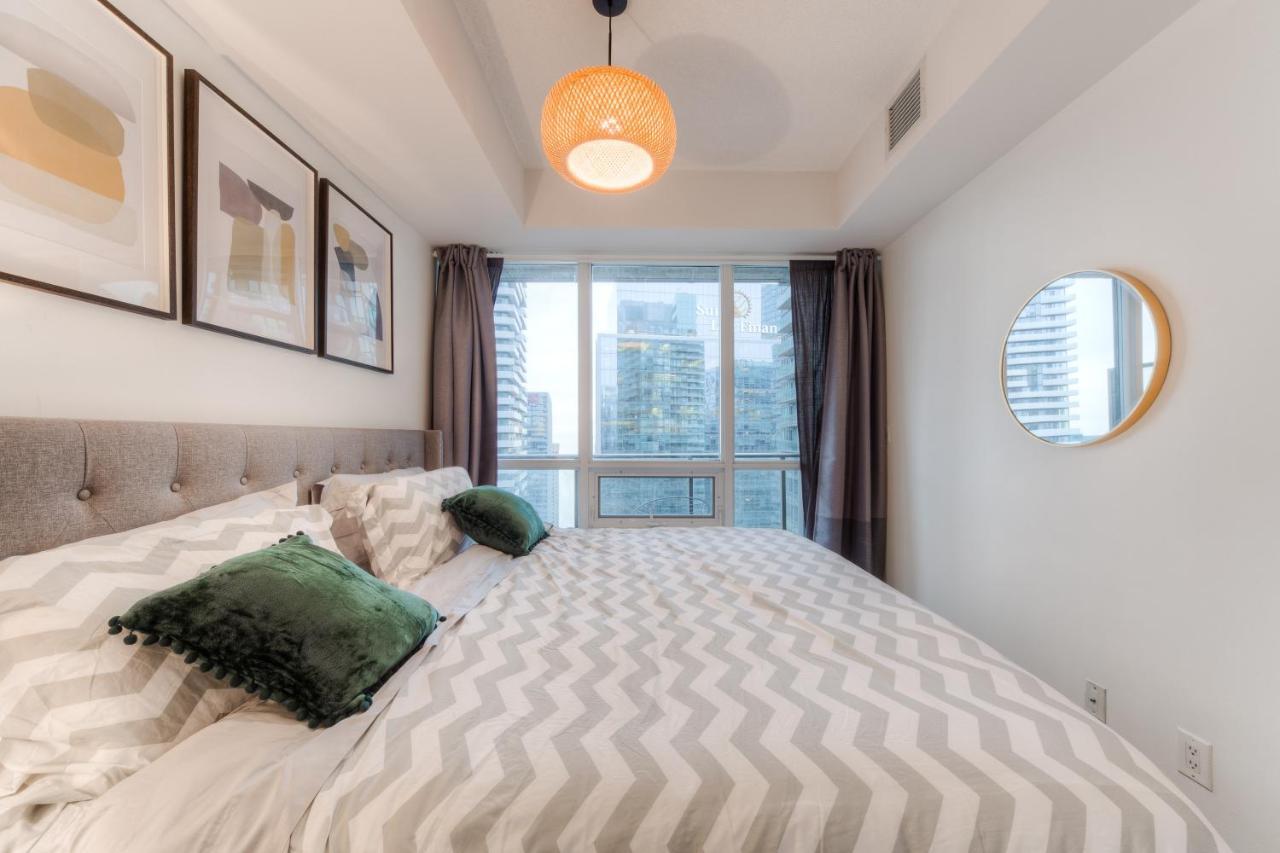 تورونتو Stylish Newly Furnished Condo With Beautiful Lake View المظهر الخارجي الصورة