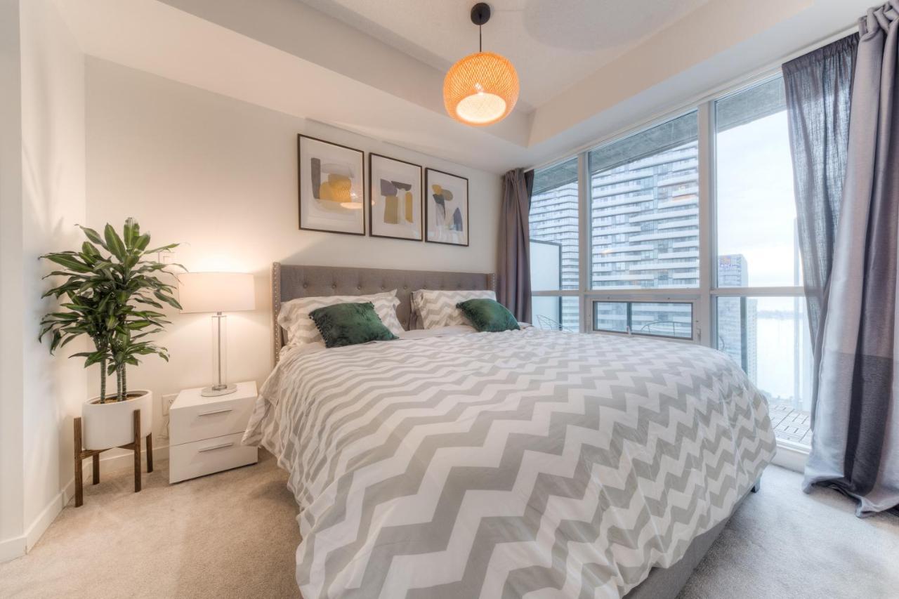 تورونتو Stylish Newly Furnished Condo With Beautiful Lake View المظهر الخارجي الصورة