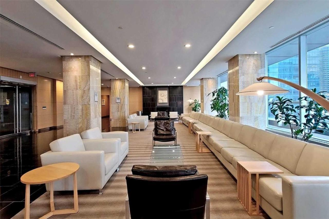 تورونتو Stylish Newly Furnished Condo With Beautiful Lake View المظهر الخارجي الصورة