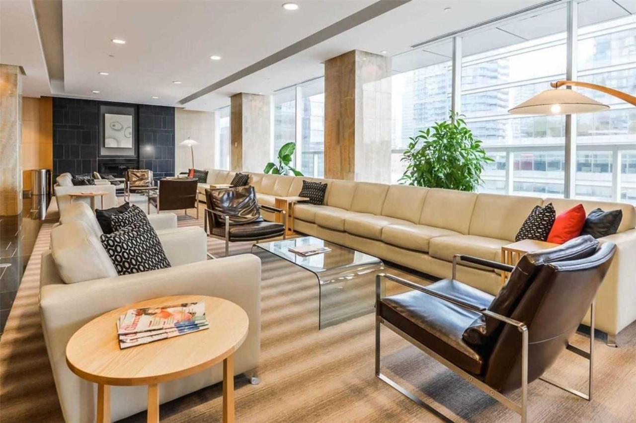 تورونتو Stylish Newly Furnished Condo With Beautiful Lake View المظهر الخارجي الصورة